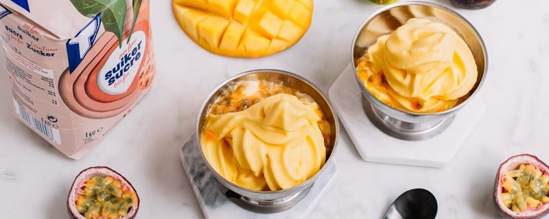 Passievrucht-mango softijs